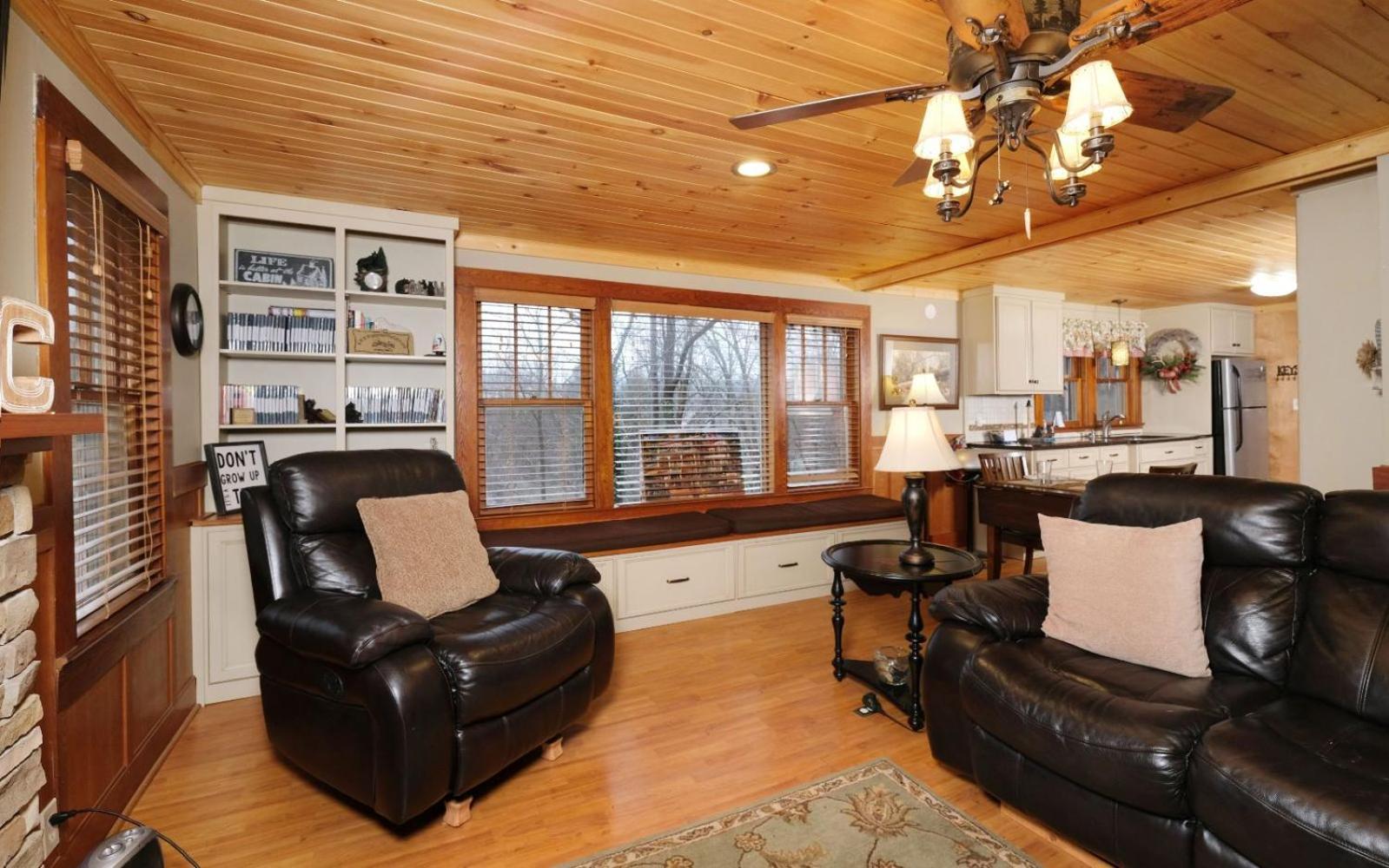 Karens Cozy Cottage ガトリンバーグ エクステリア 写真