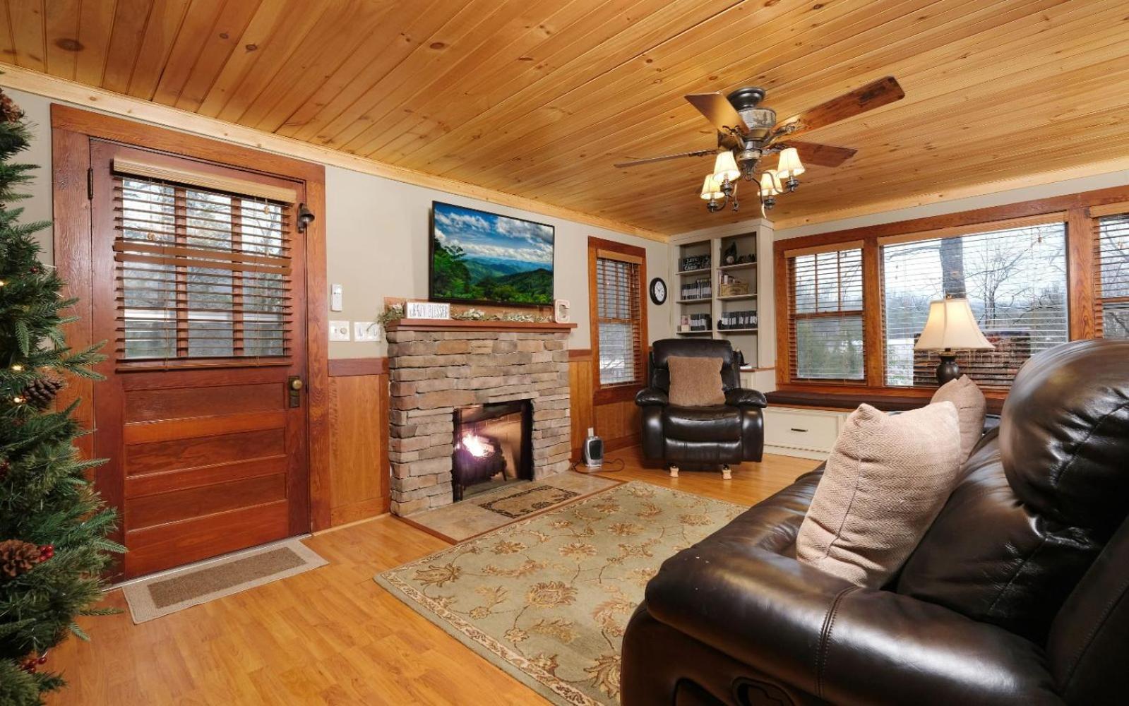 Karens Cozy Cottage ガトリンバーグ エクステリア 写真