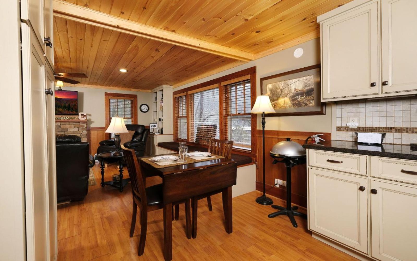 Karens Cozy Cottage ガトリンバーグ エクステリア 写真
