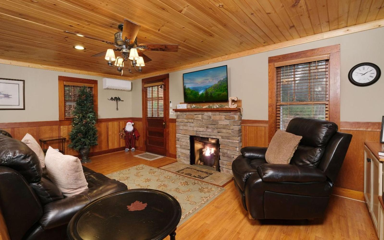 Karens Cozy Cottage ガトリンバーグ エクステリア 写真
